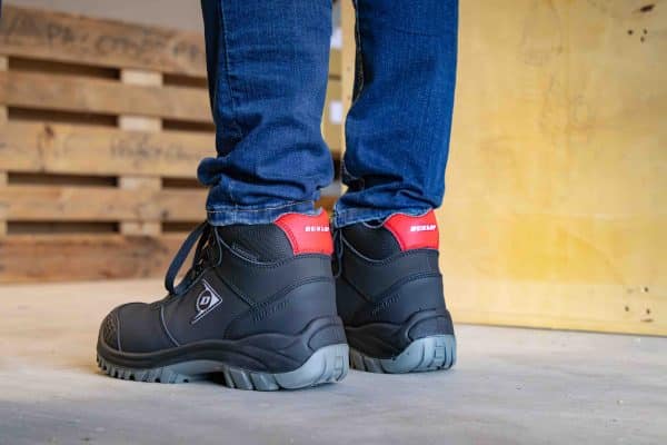 chaussure de sécurité dunlop first one adv titan s3