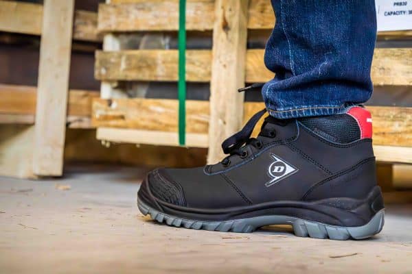 chaussure de sécurité dunlop first one adv titan s3